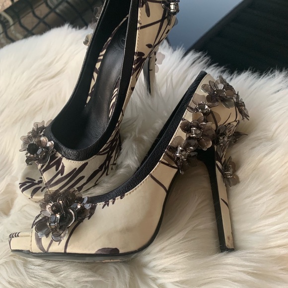 tory burch high heels